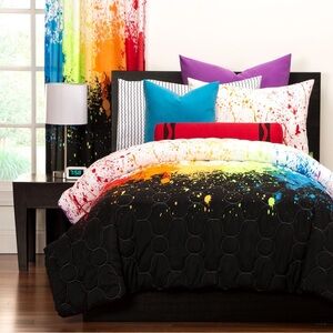 Crayola Colour Burst Comforter Set - Black and Multicolor